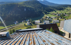 Rénovation toiture en tole avant-après